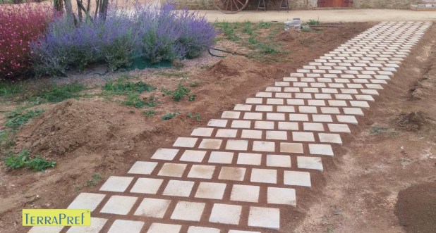 Llamborda natural amb junta amb per gespa.03